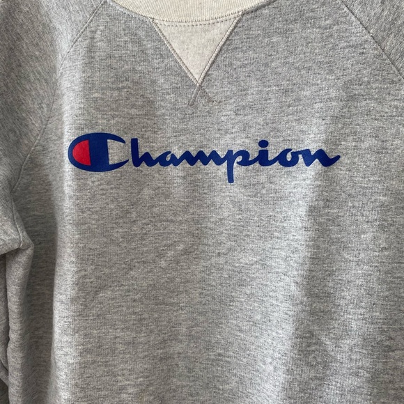 Champion Sweatshirt - Picture 2 of 3